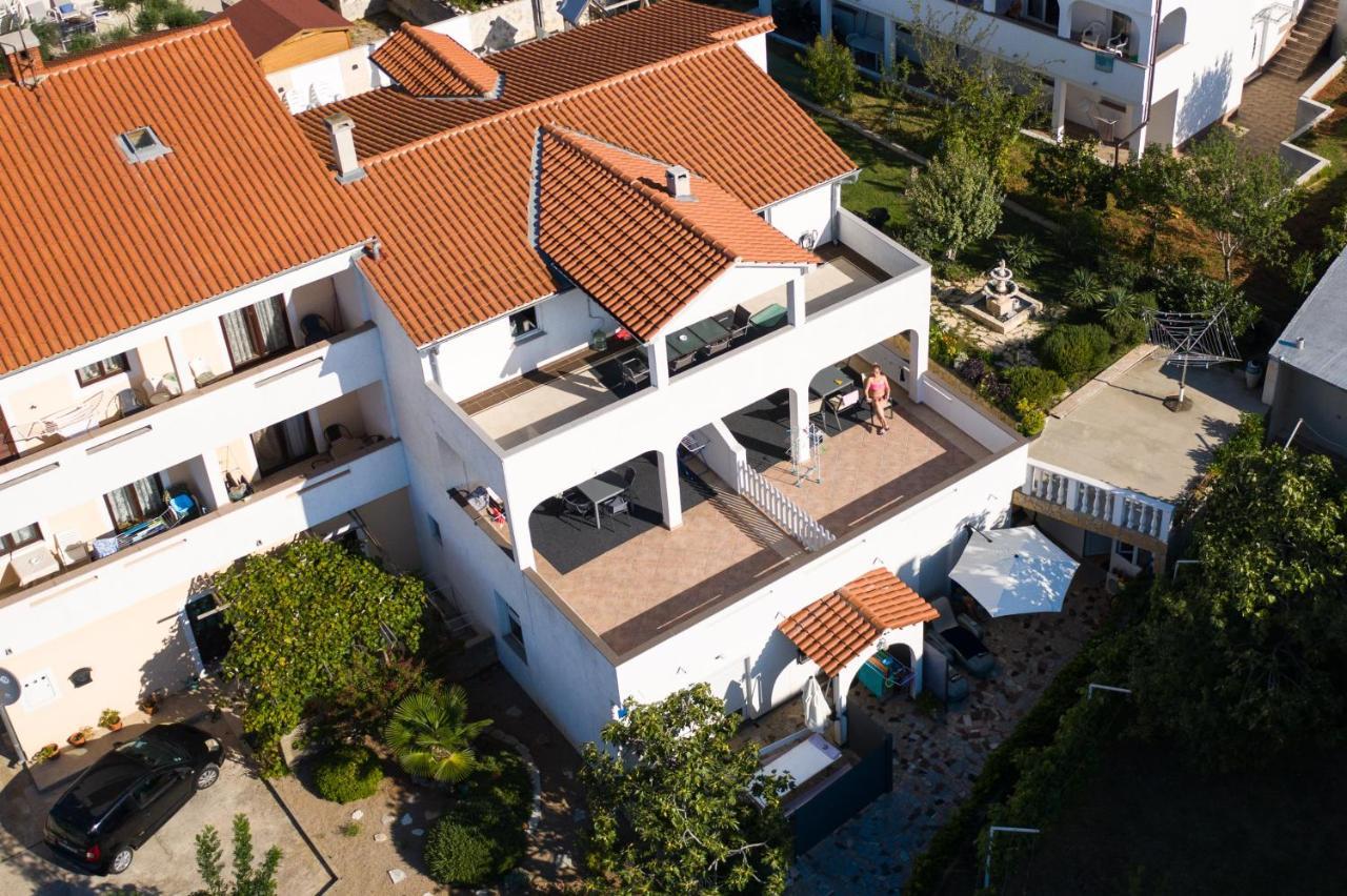 Apartment House Lijan Krk Town Buitenkant foto